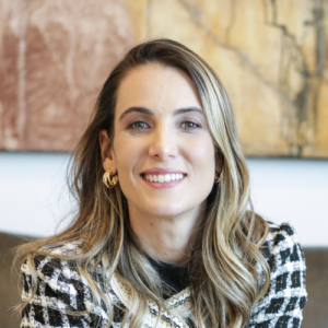 Carolina Cavenaghi - Palestrante DMT Palestras